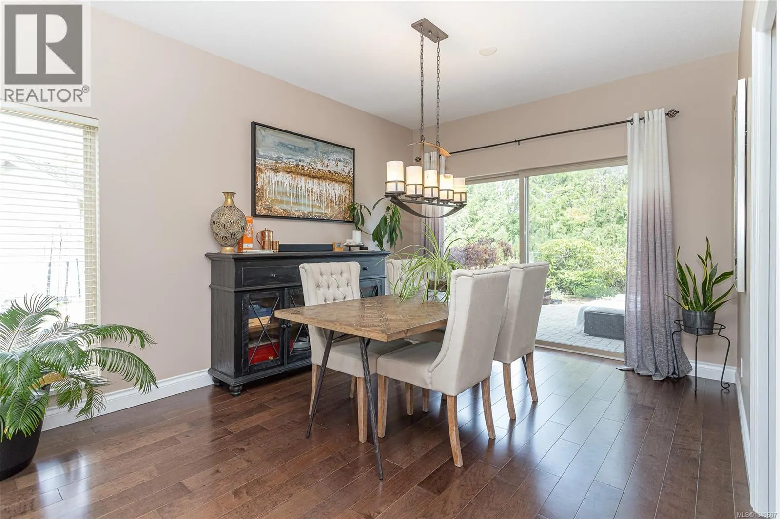 1191 Rosemount Close
