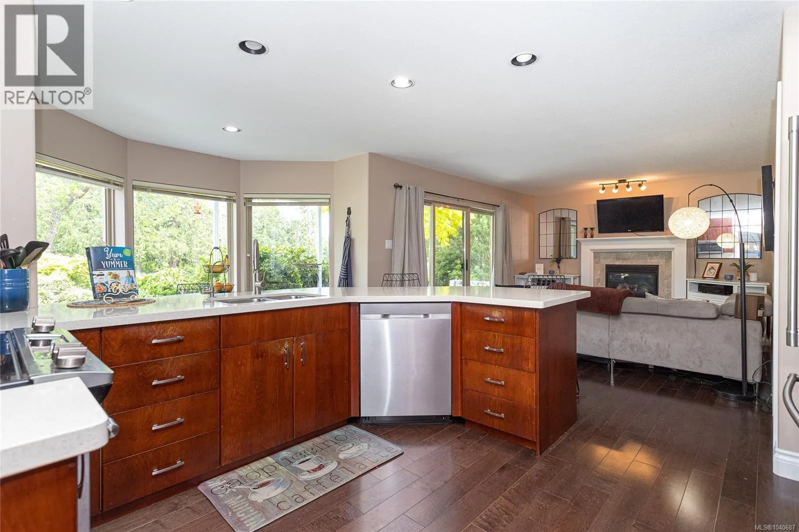 1191 Rosemount Close