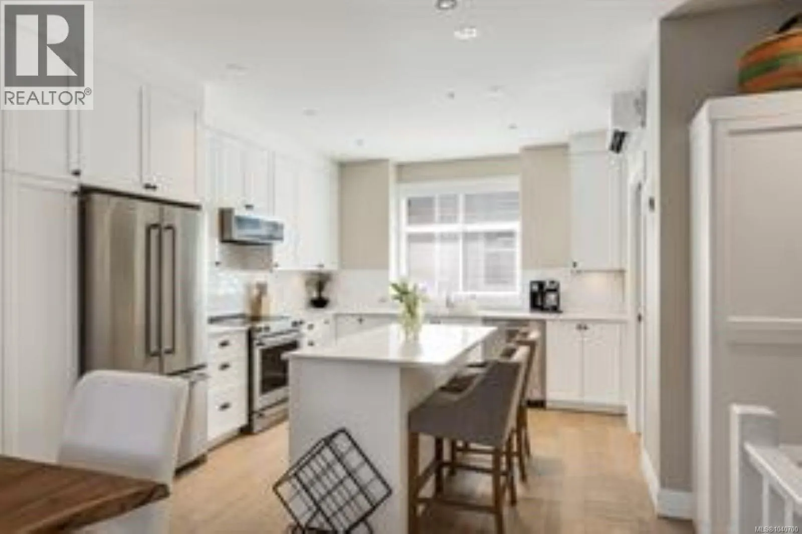 3 10480 Resthaven Dr