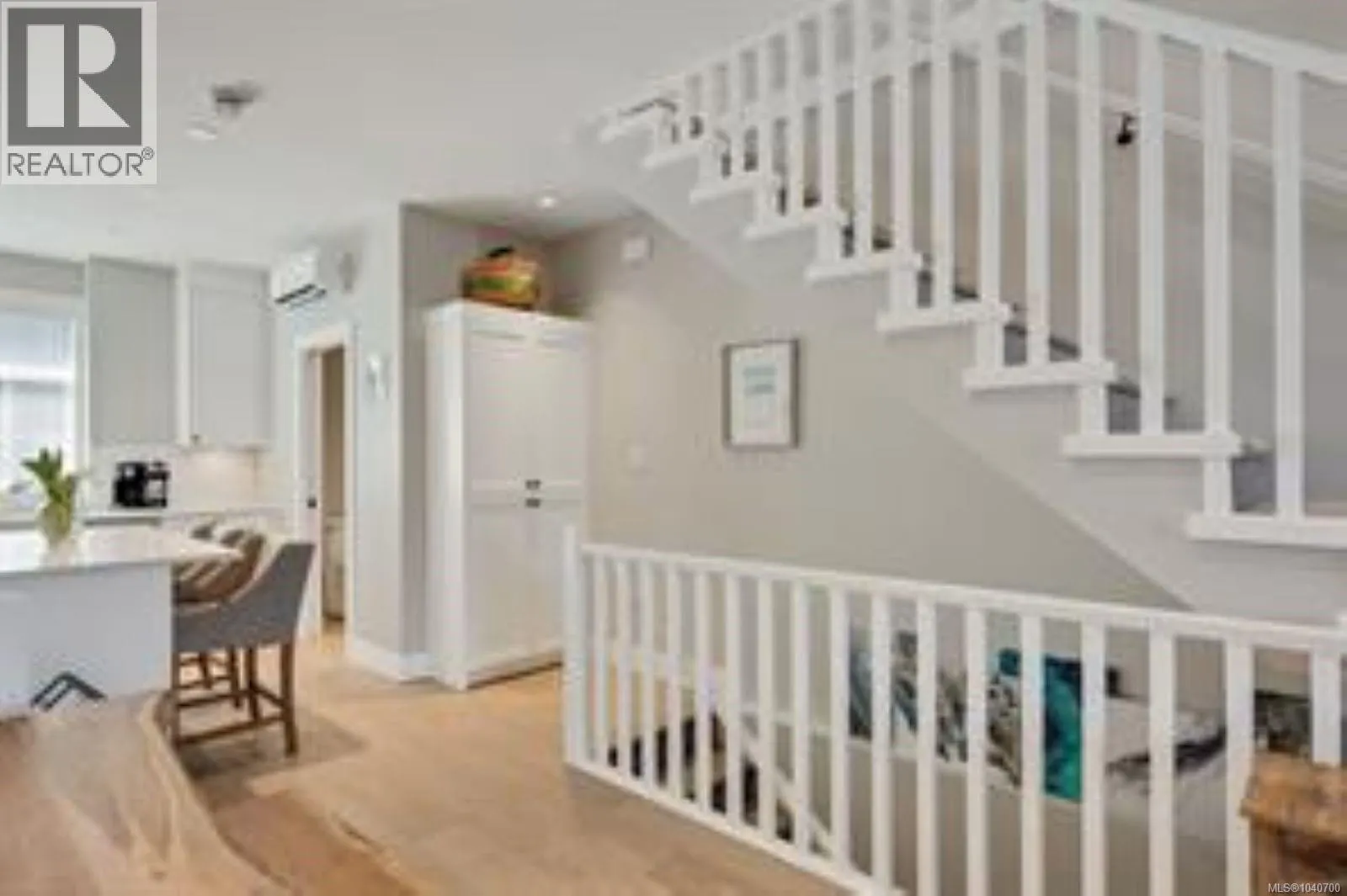 3 10480 Resthaven Dr