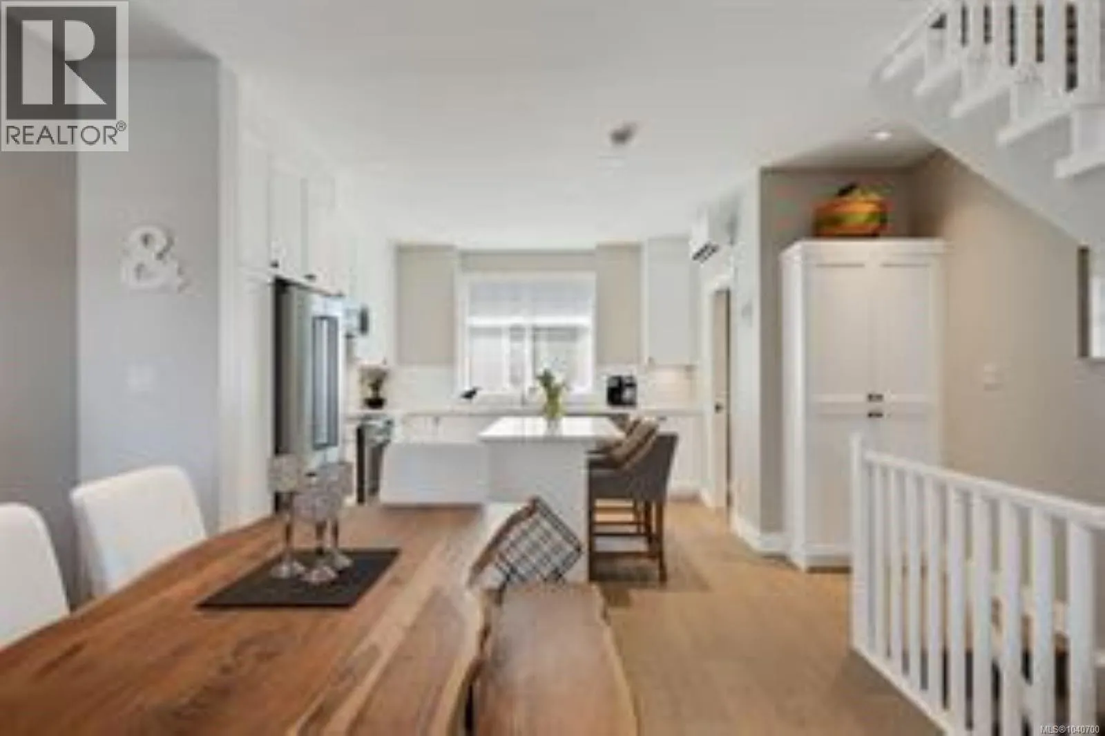3 10480 Resthaven Dr