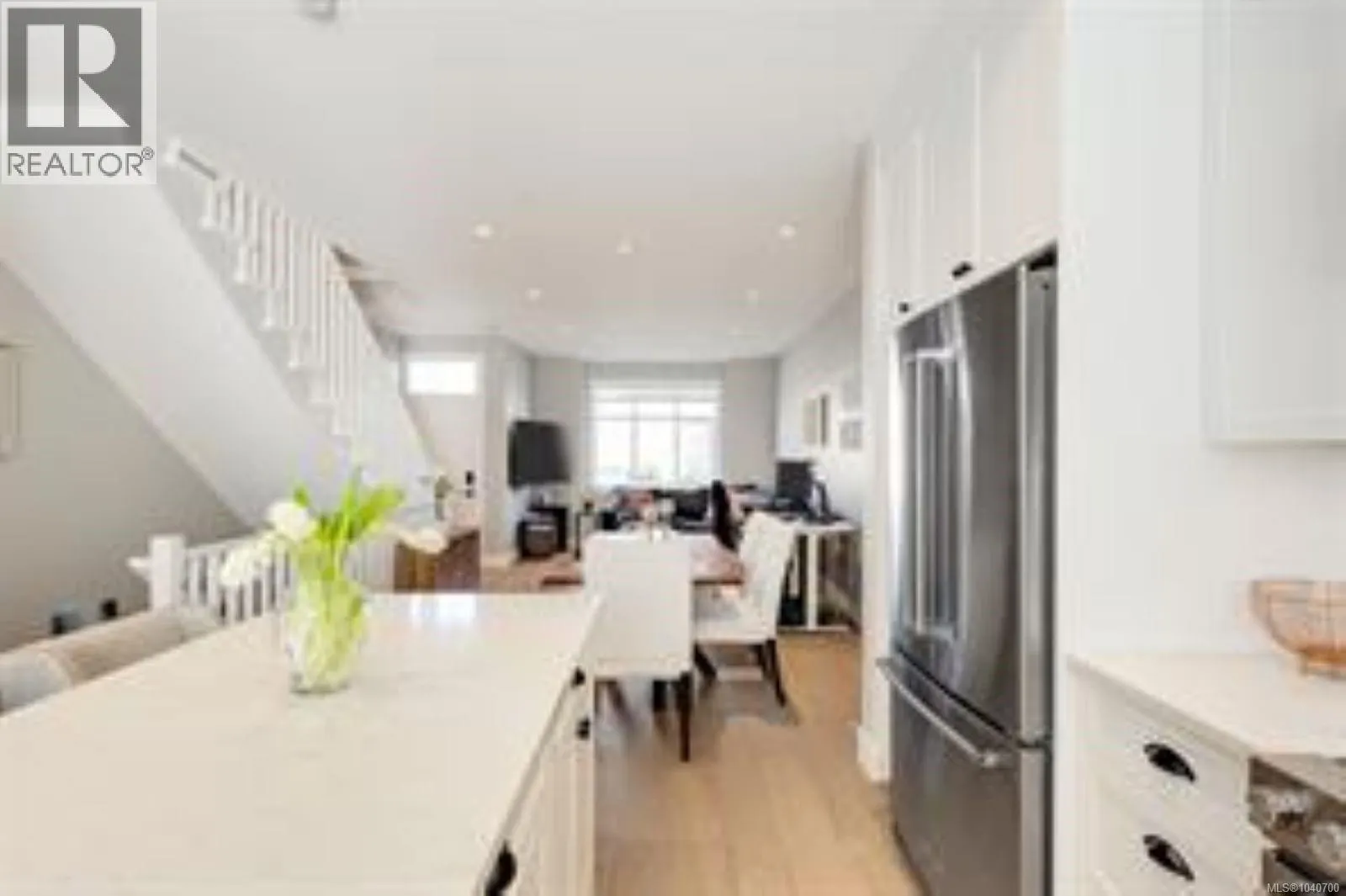 3 10480 Resthaven Dr