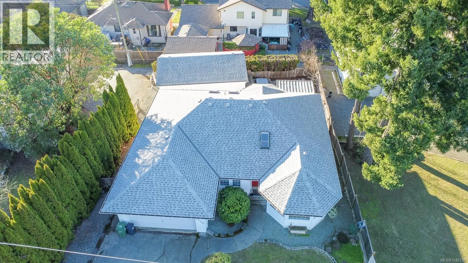 2530 Anderson Ave