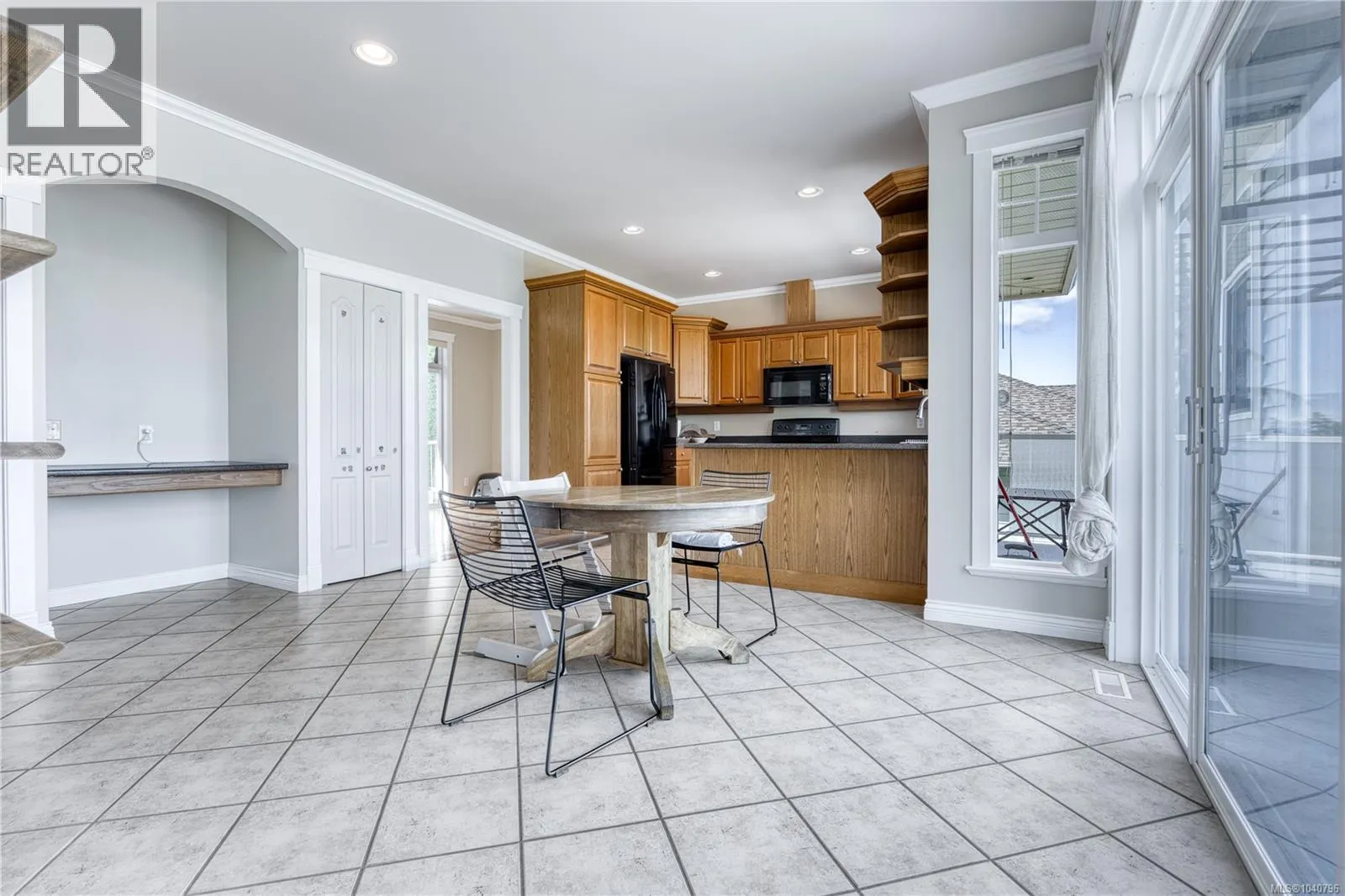 6381 Icarus Dr