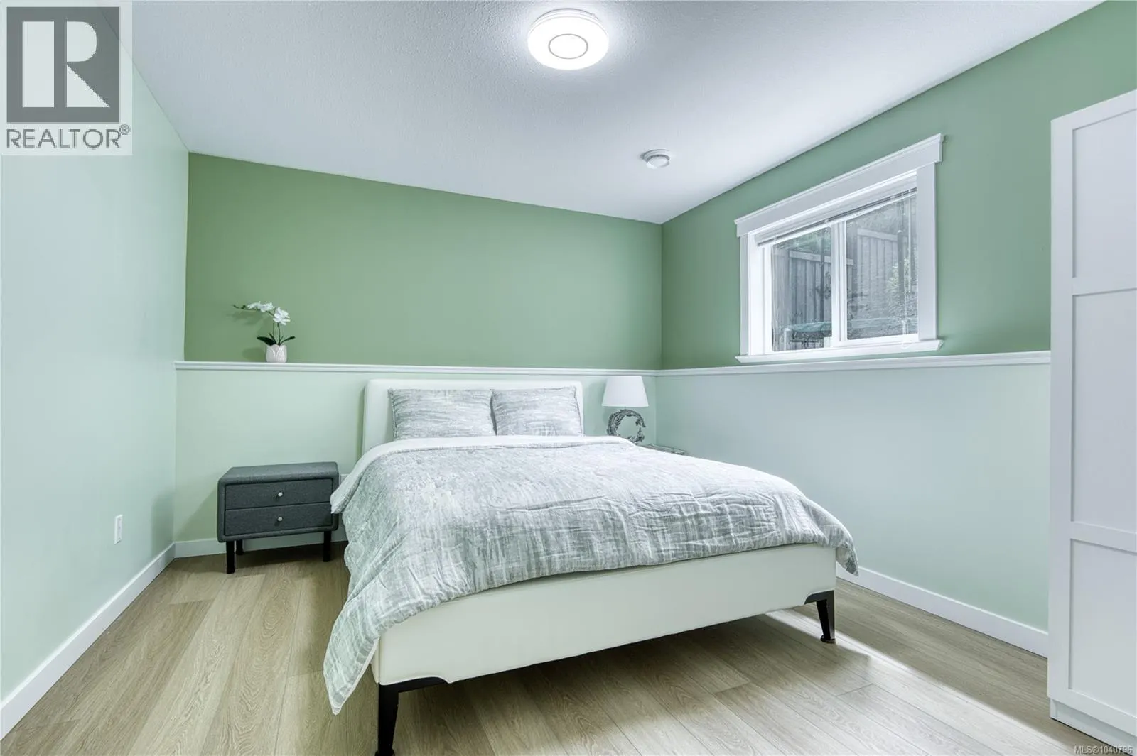 6381 Icarus Dr