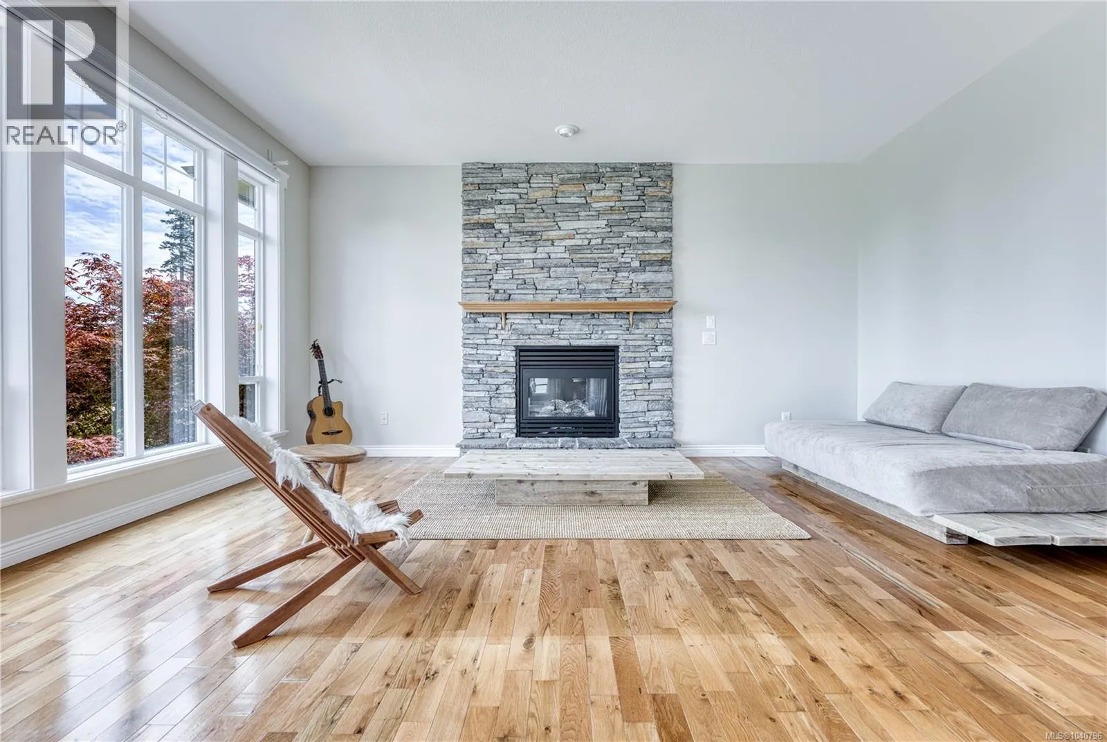 6381 Icarus Dr