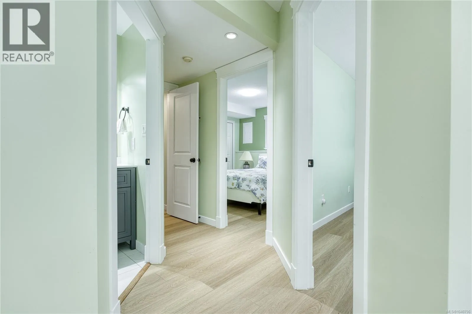 6381 Icarus Dr