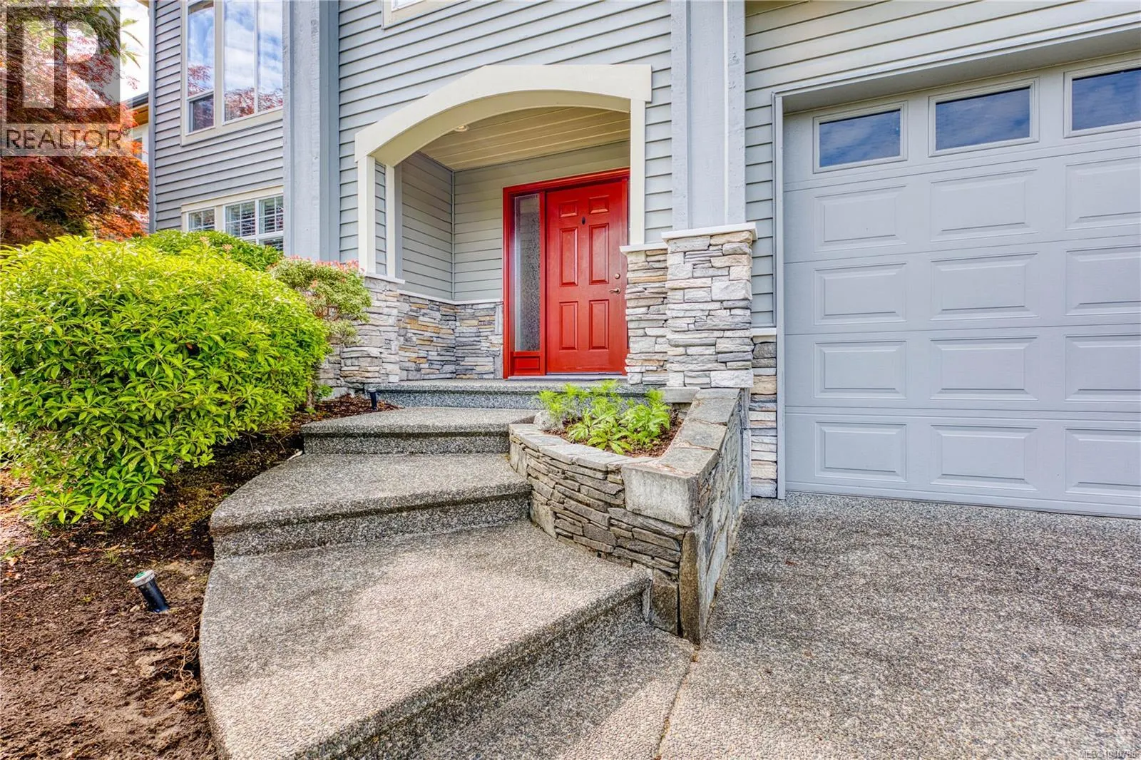 6381 Icarus Dr