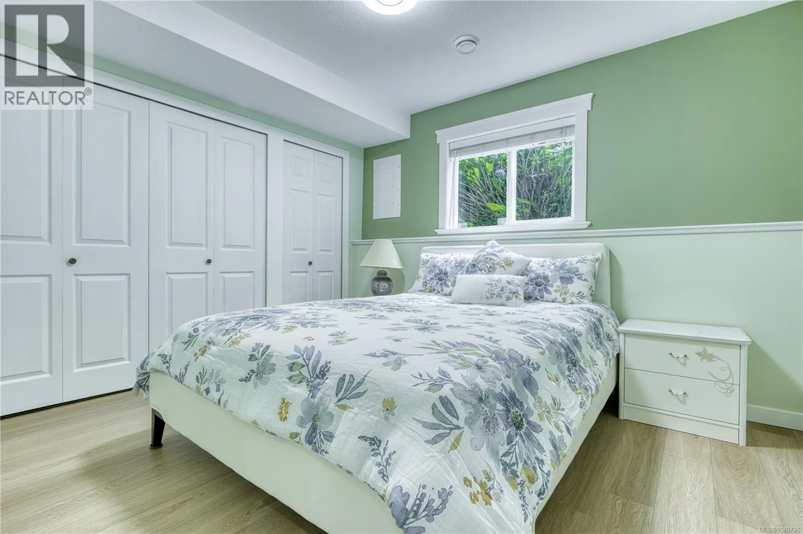 6381 Icarus Dr