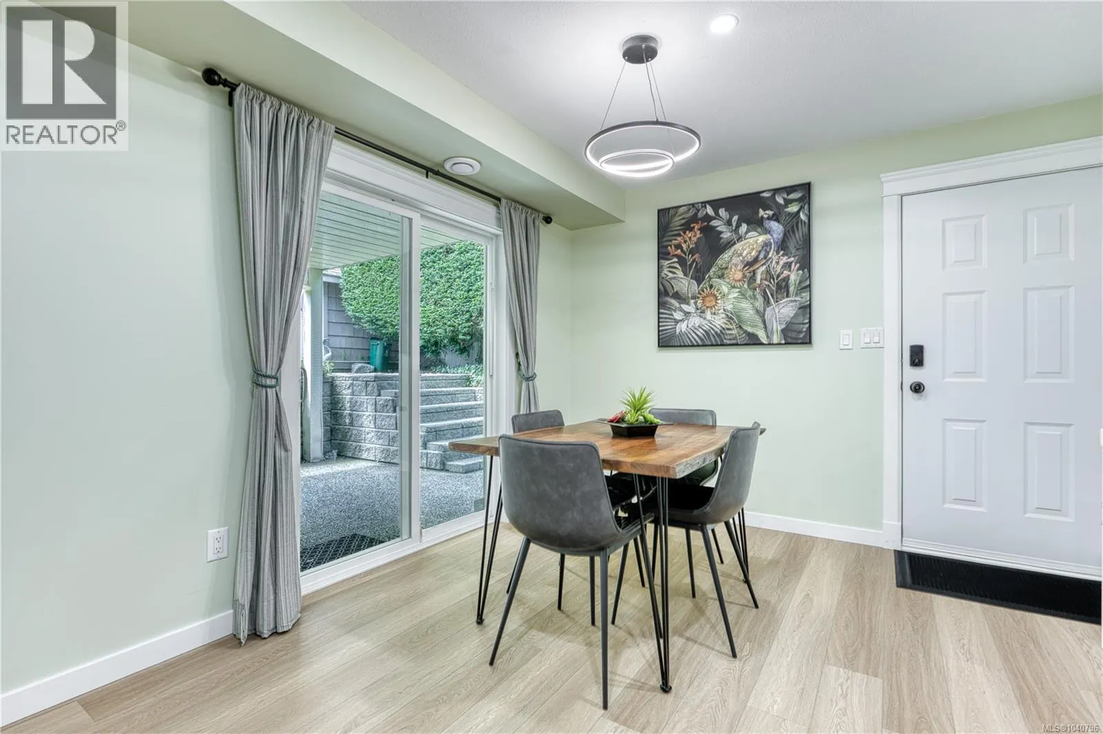 6381 Icarus Dr