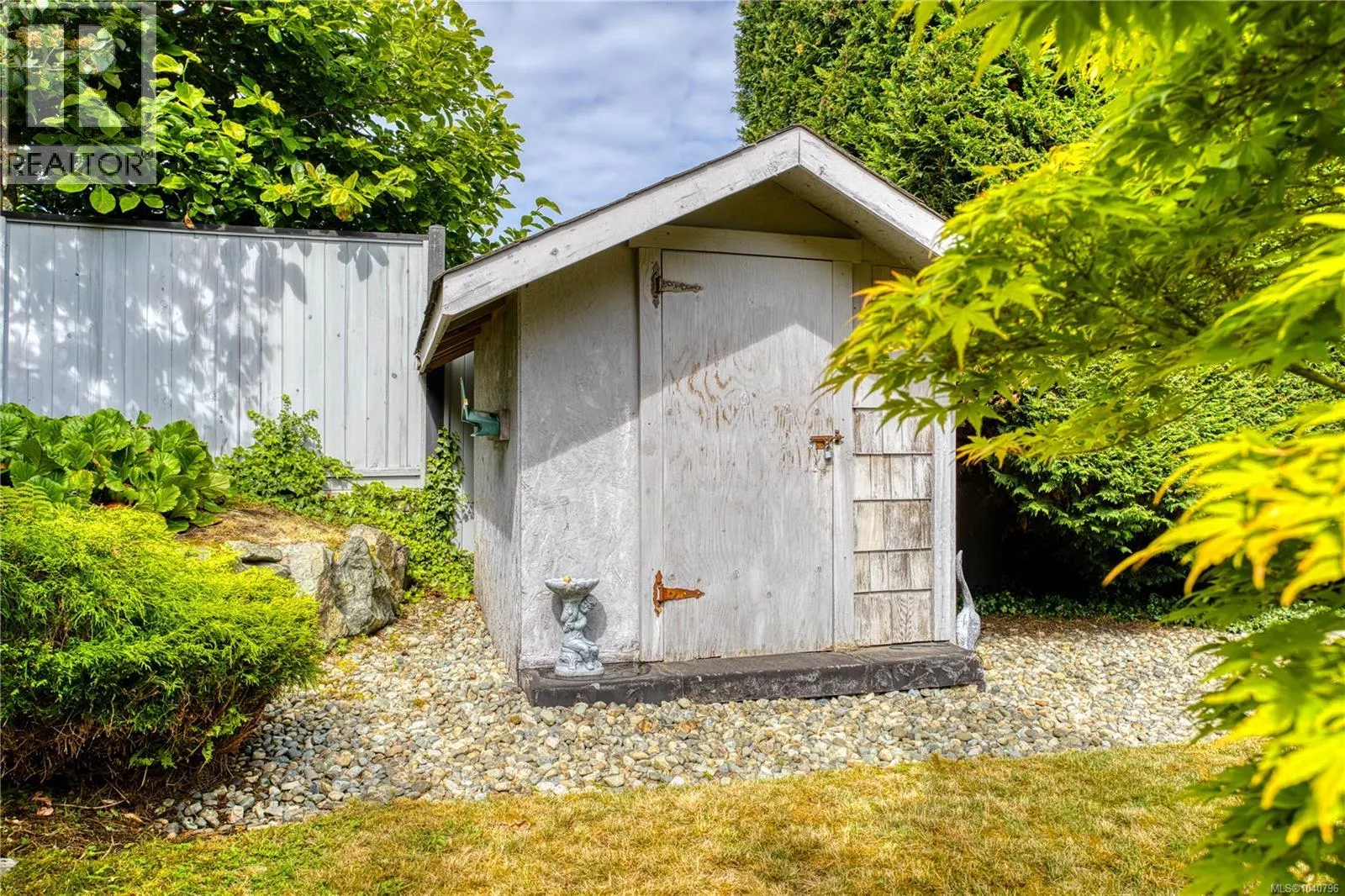 6381 Icarus Dr