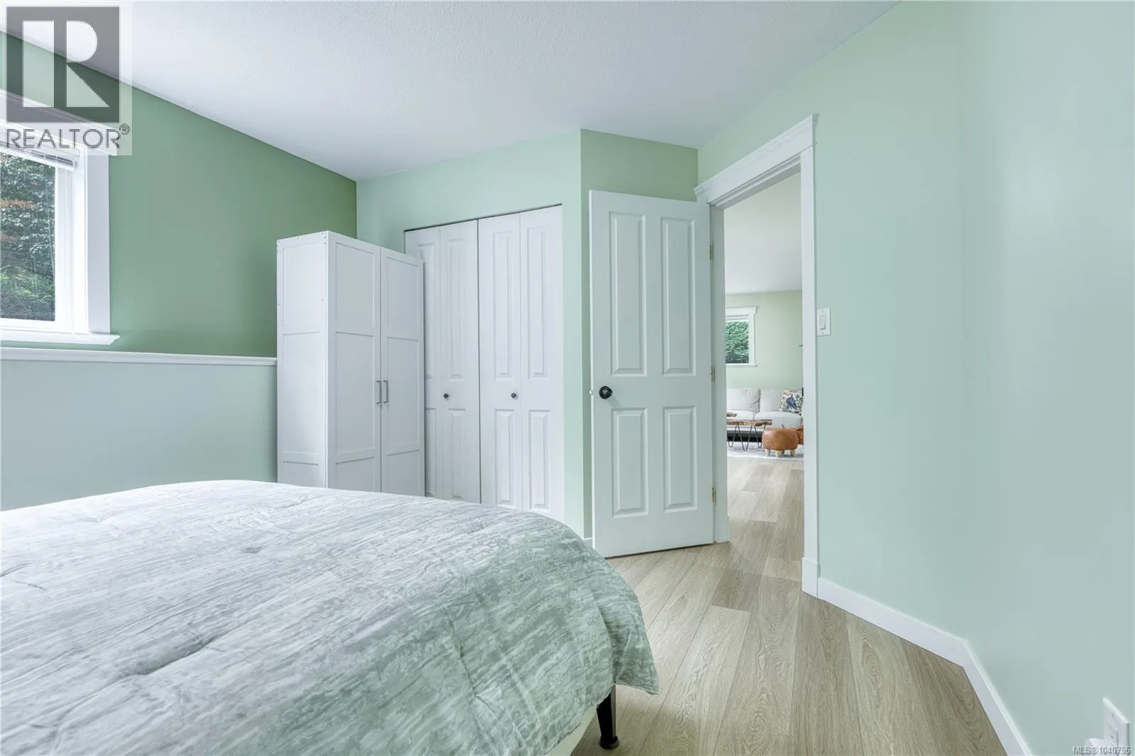6381 Icarus Dr