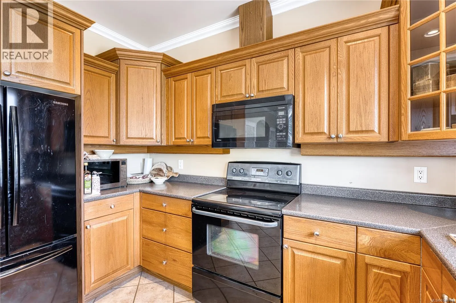 6381 Icarus Dr