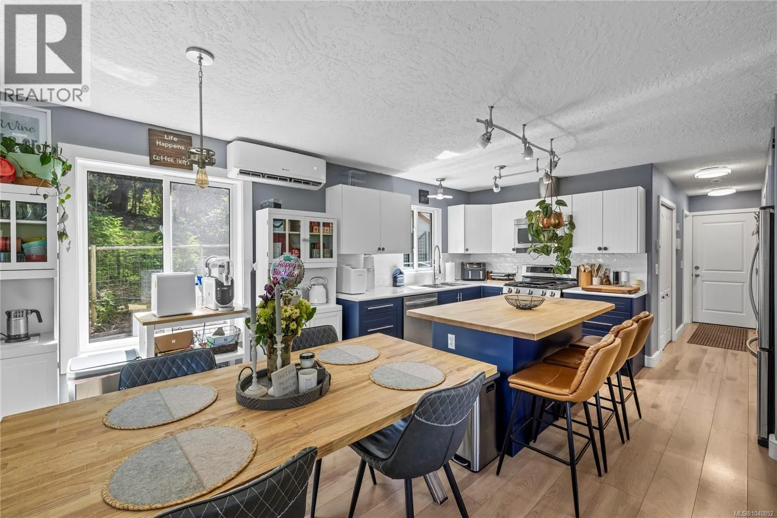 1691 Meadowood Way
