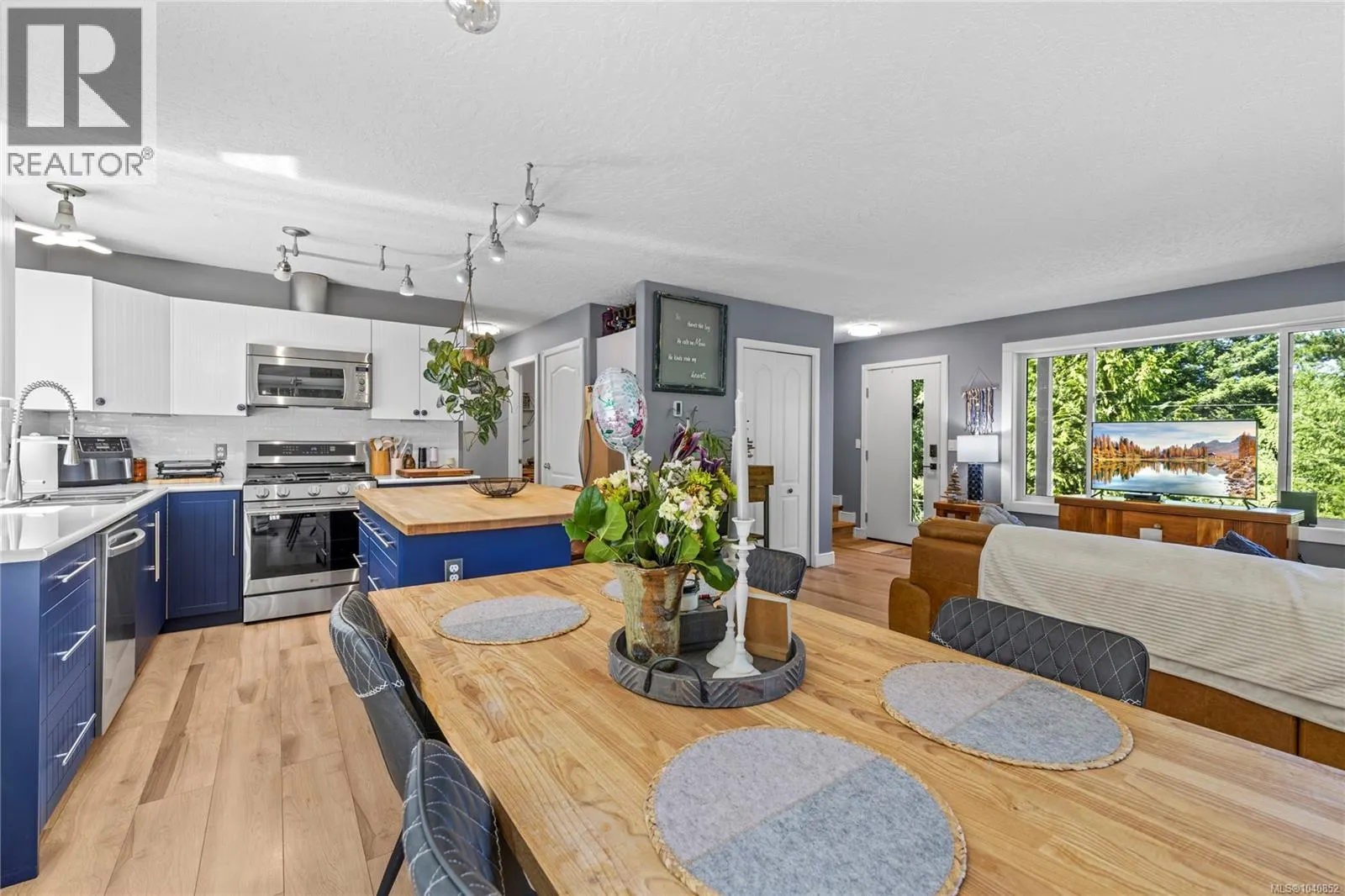 1691 Meadowood Way
