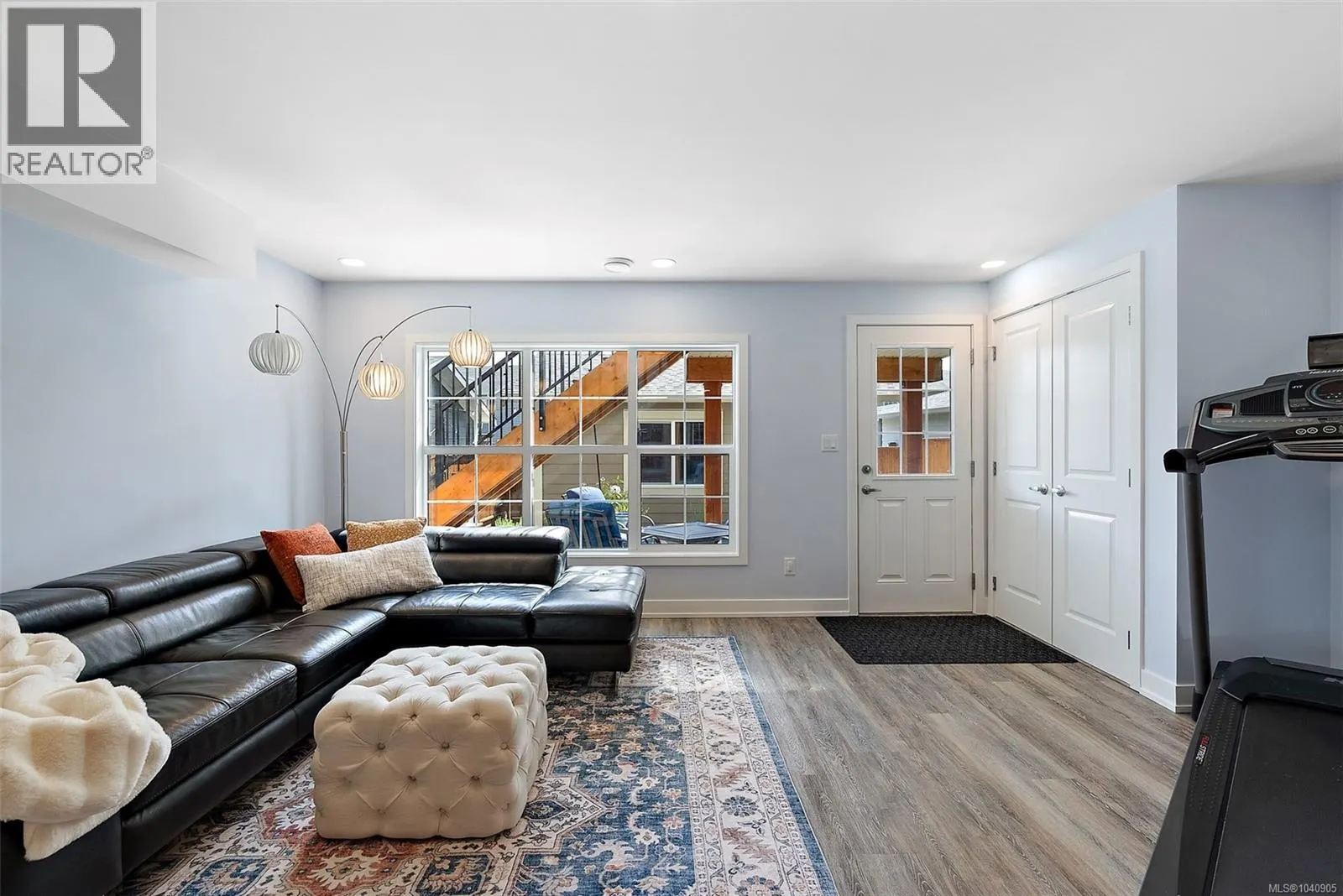 220 Caspian Dr