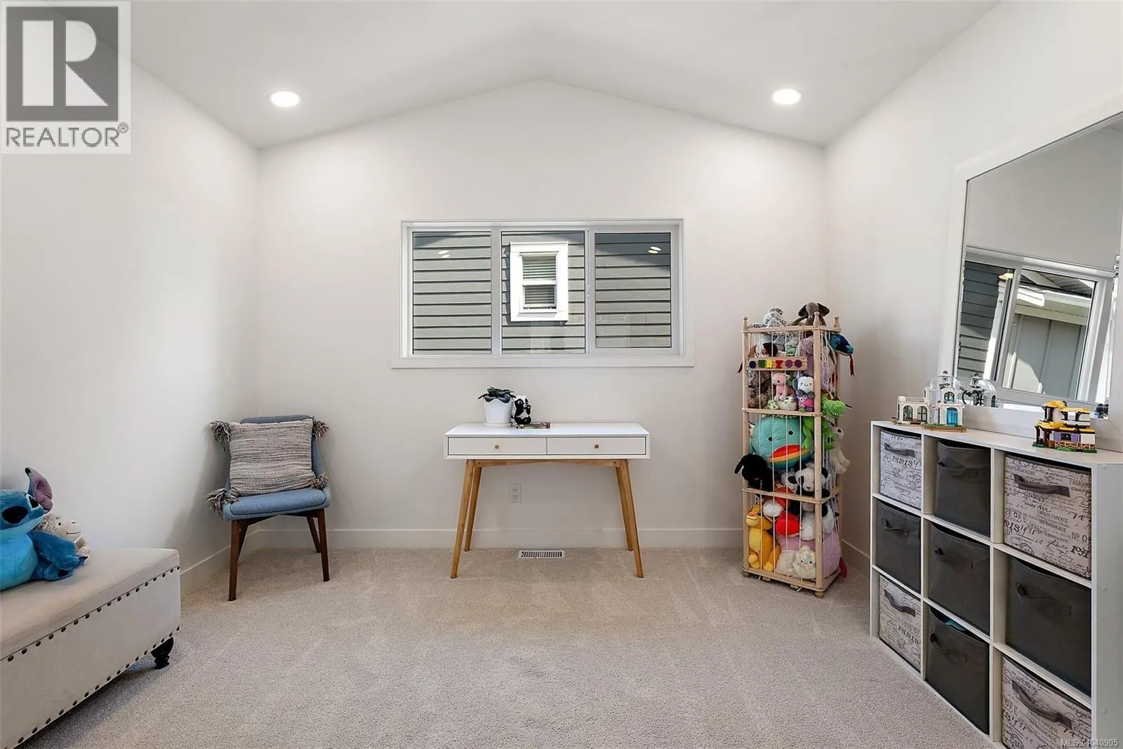 220 Caspian Dr