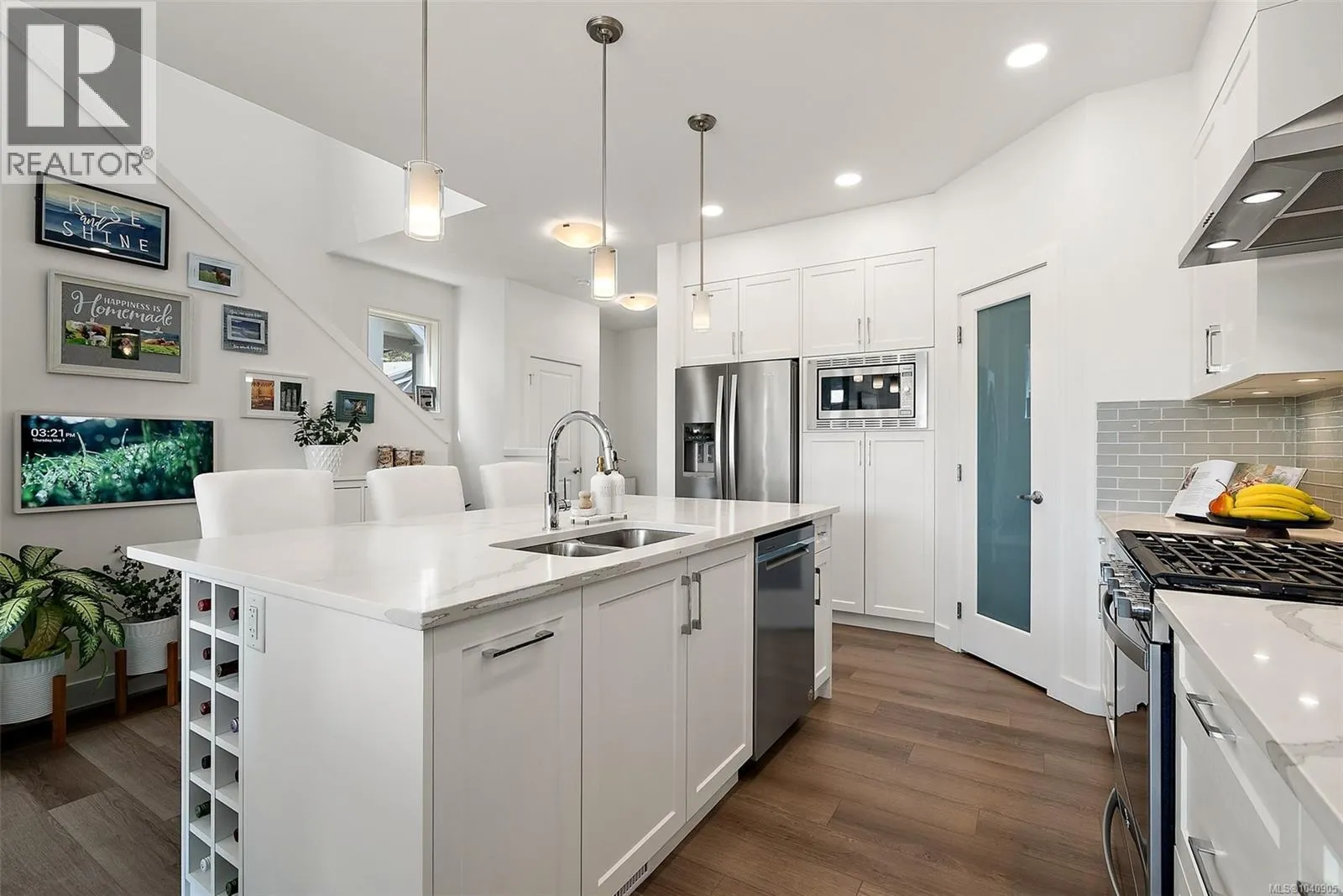 220 Caspian Dr