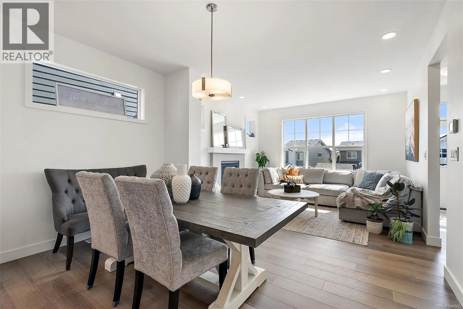 220 Caspian Dr