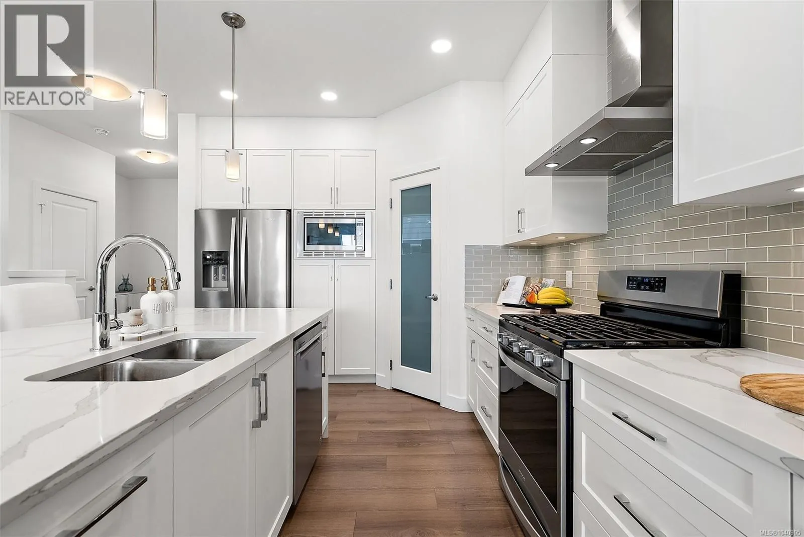 220 Caspian Dr