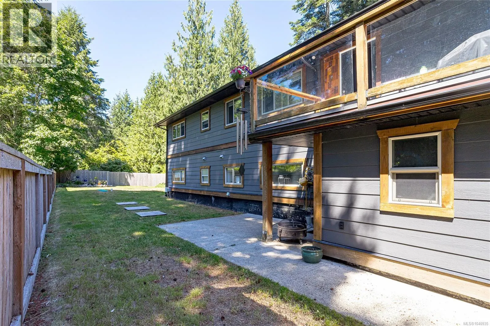 6340 Island Hwy W