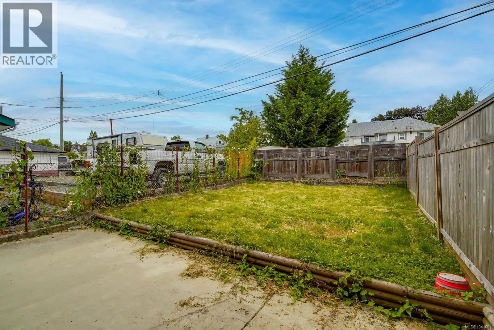 2 2623 5th Ave