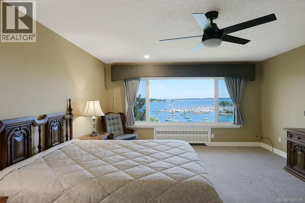 3565 Beach Dr