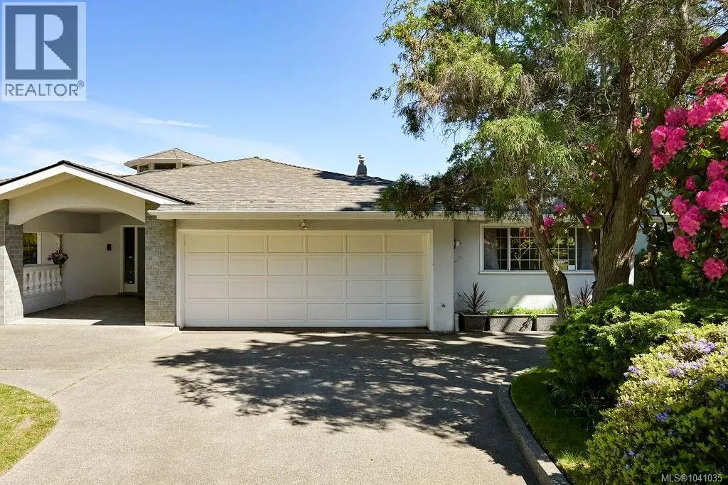 3565 Beach Dr