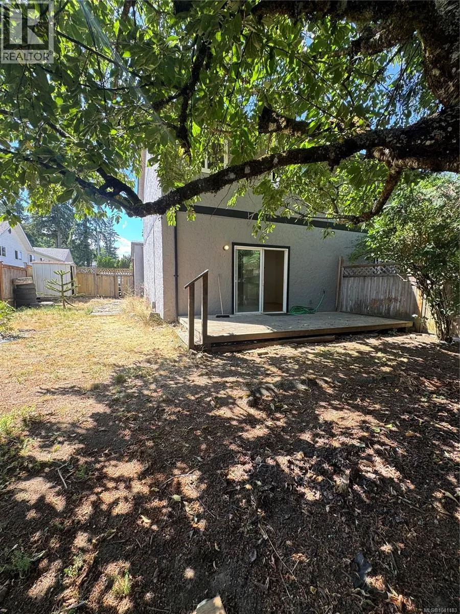 4 715 Malone Rd