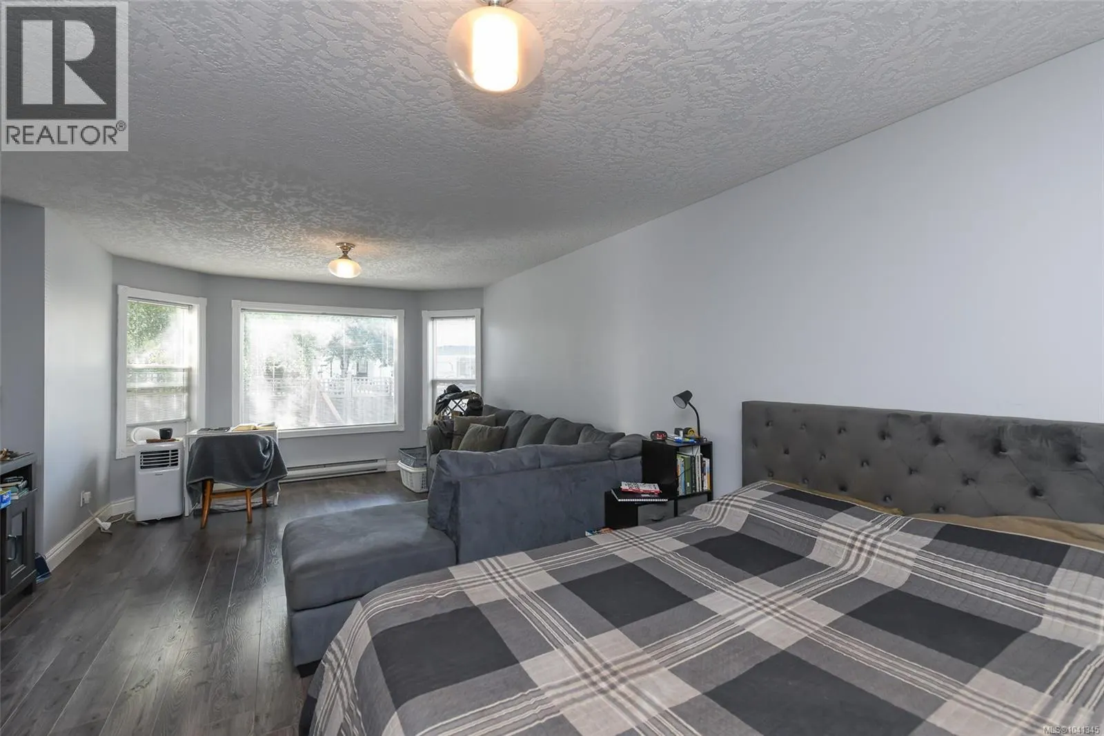 4681 Shetland Pl