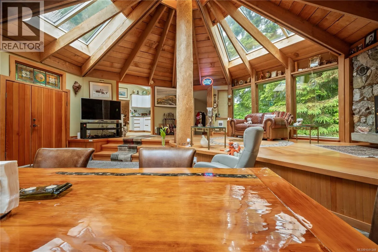 1364 Chesterman Beach Rd