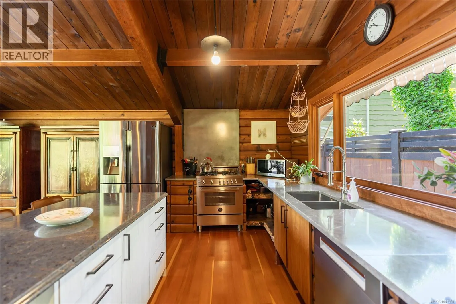 10968 Madrona Dr