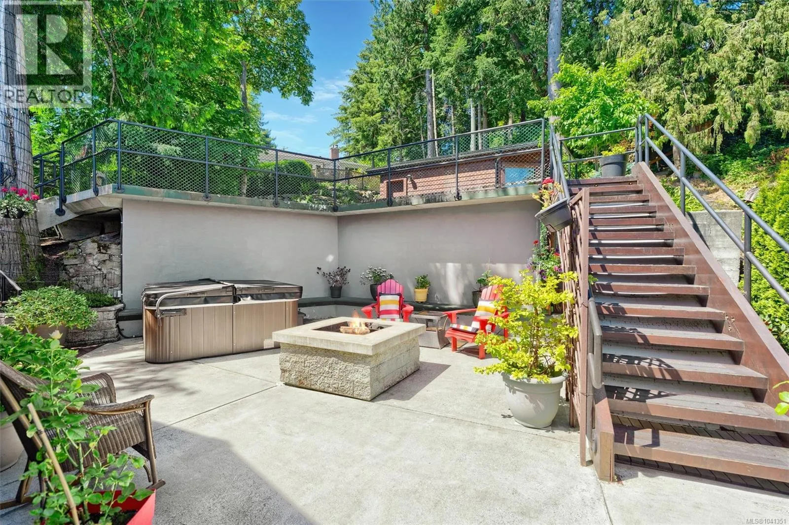 10968 Madrona Dr