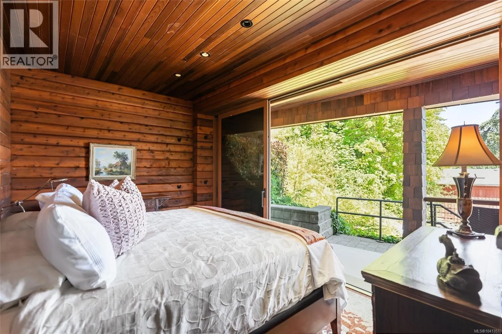 10968 Madrona Dr