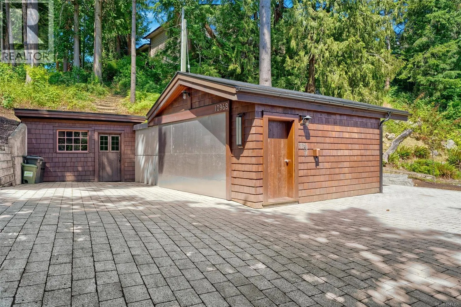 10968 Madrona Dr
