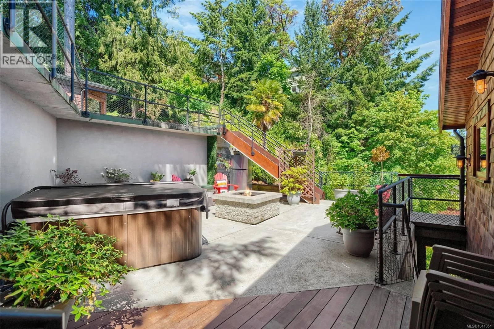 10968 Madrona Dr