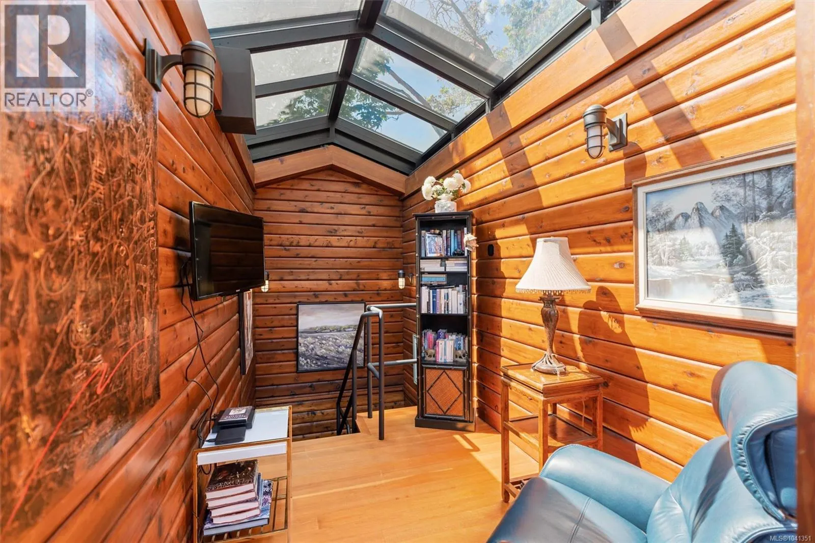 10968 Madrona Dr