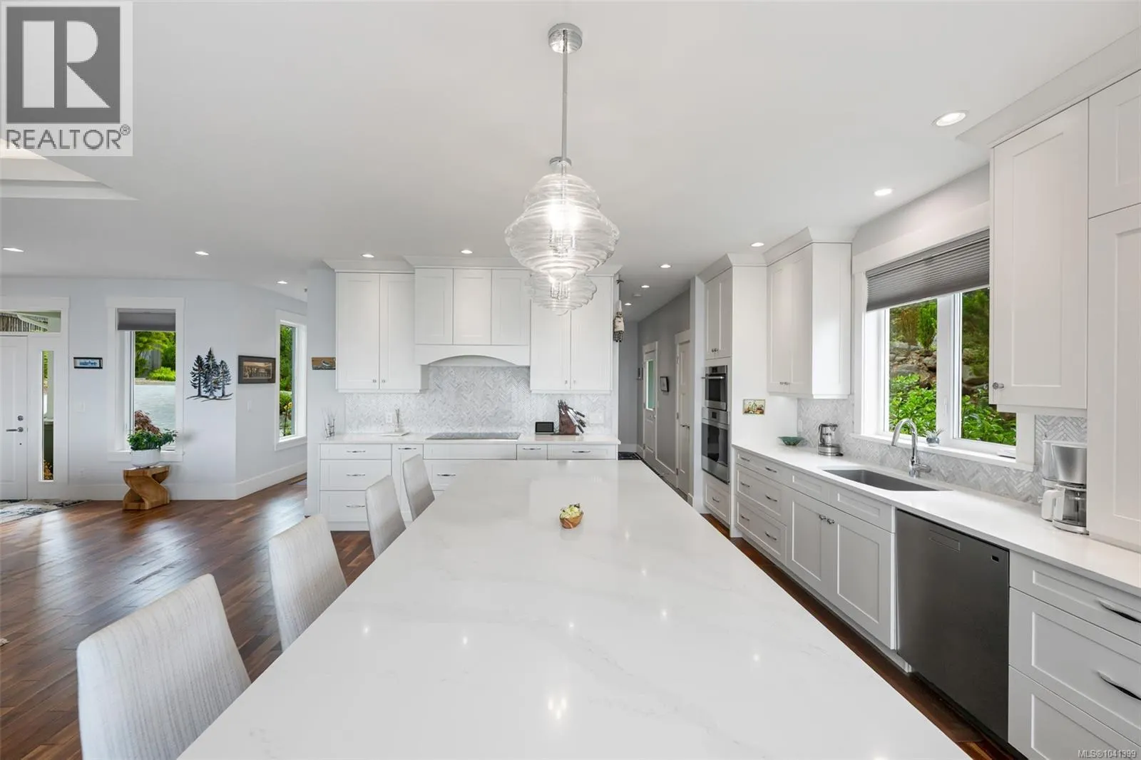 7420 Thornton Hts