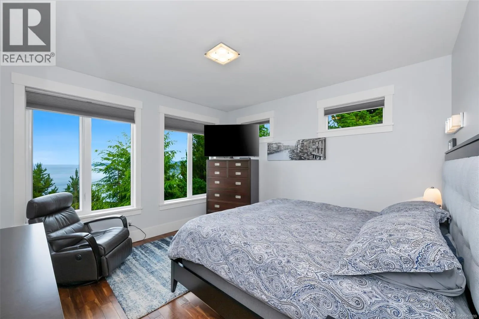 7420 Thornton Hts