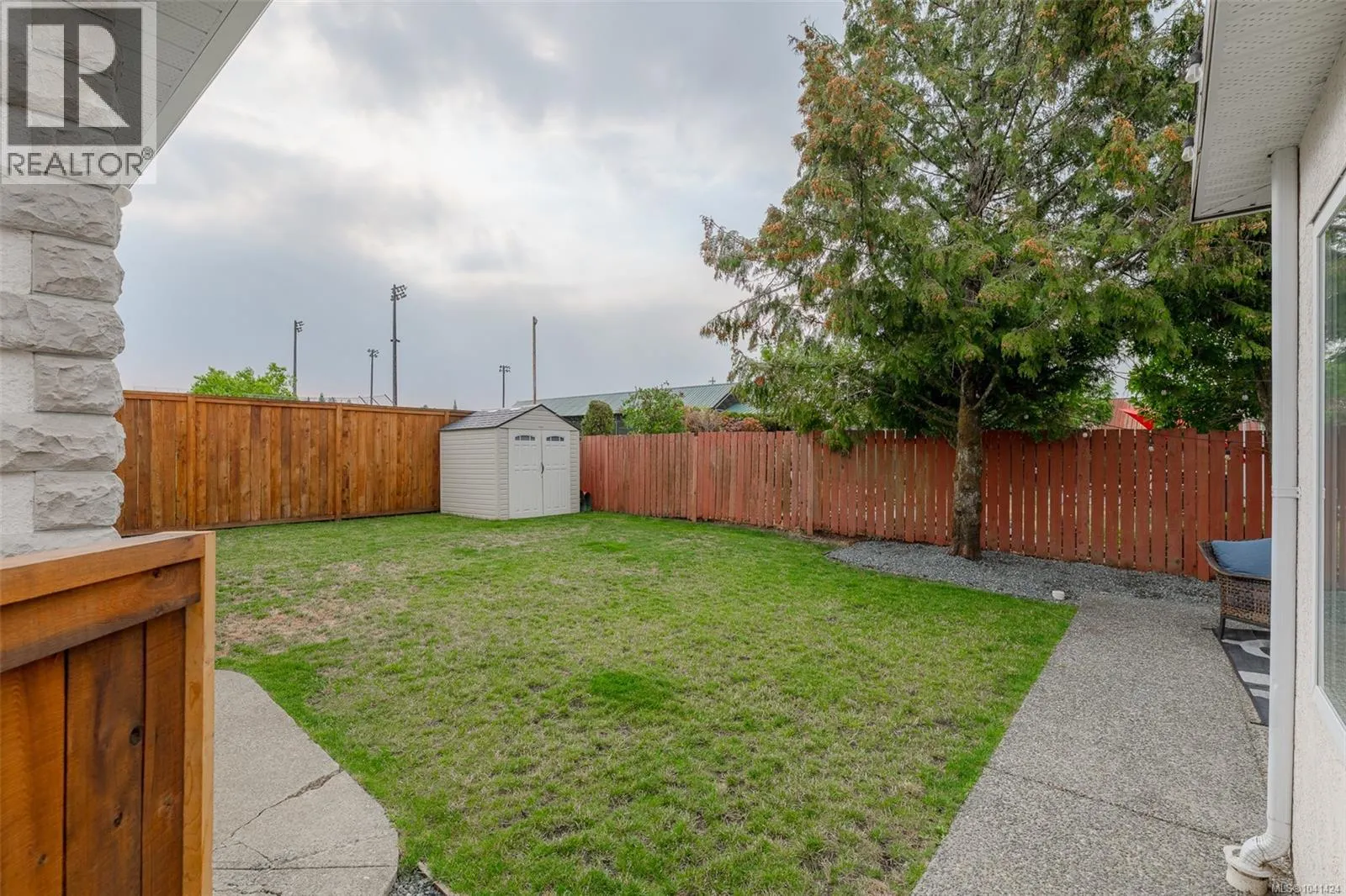 5335 Ian Ave