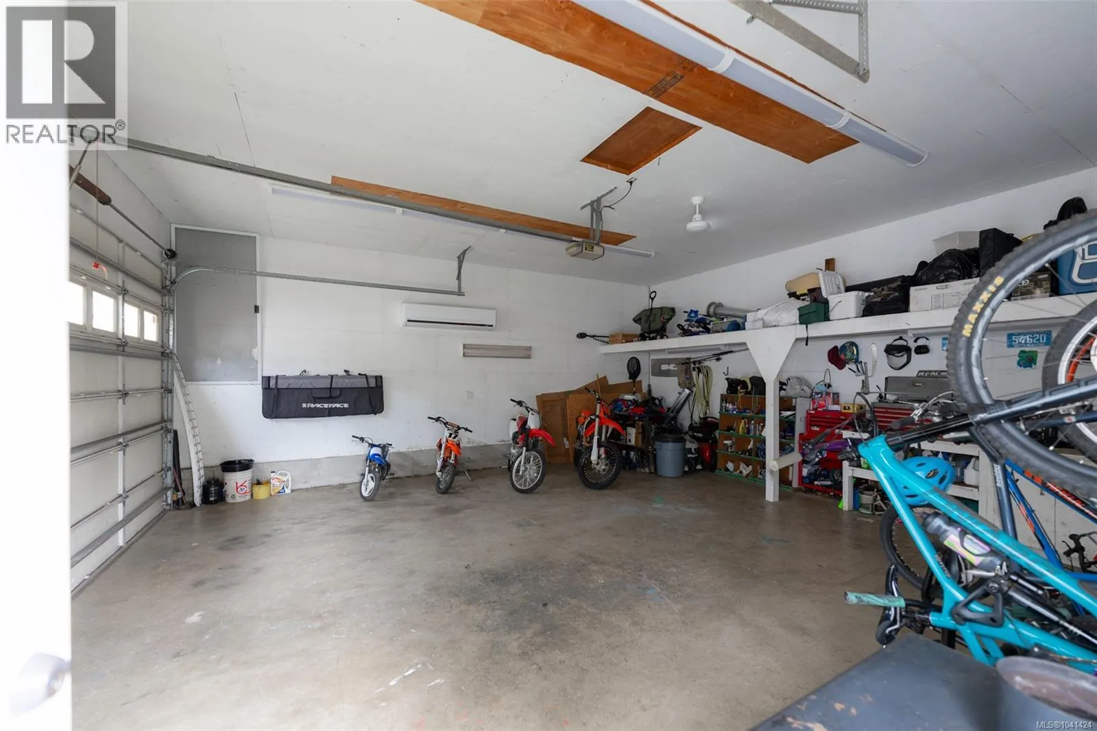 5335 Ian Ave