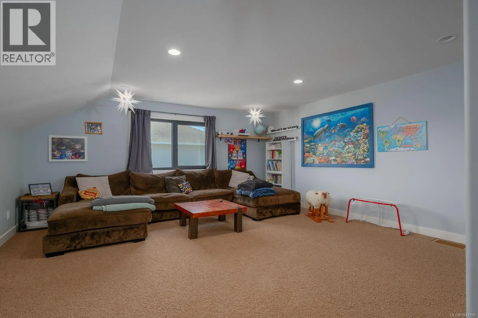 5546 Woodland Cres W