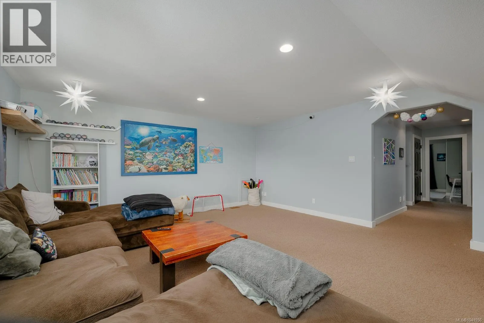5546 Woodland Cres W