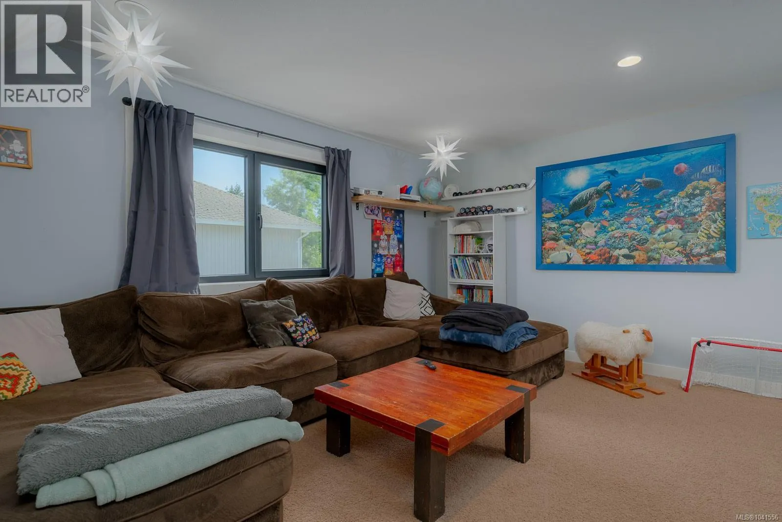 5546 Woodland Cres W