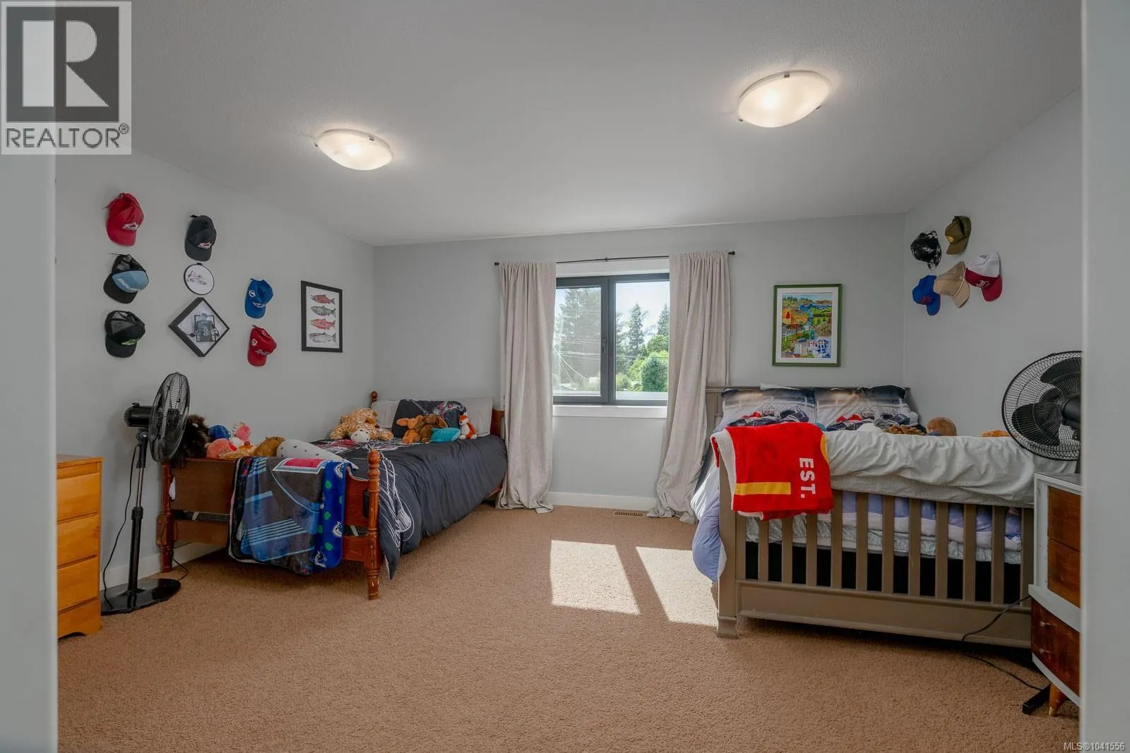 5546 Woodland Cres W