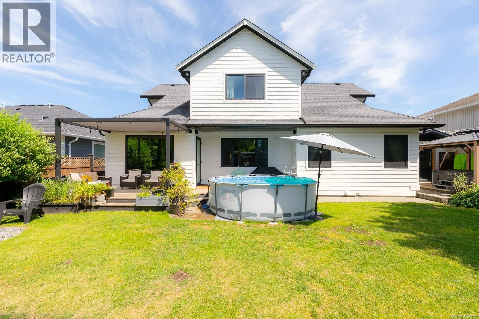 5546 Woodland Cres W