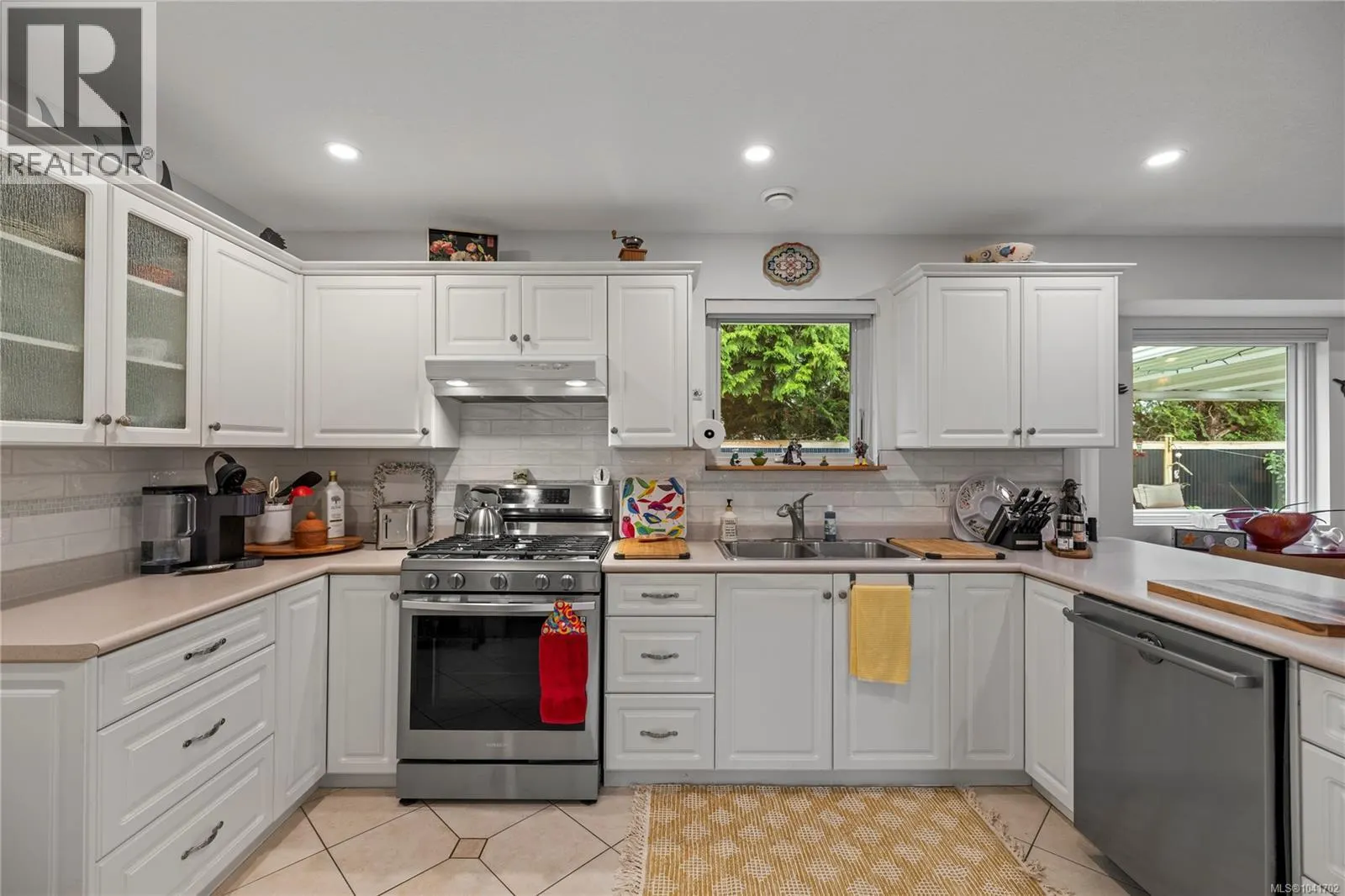 879 Aberdeen Dr