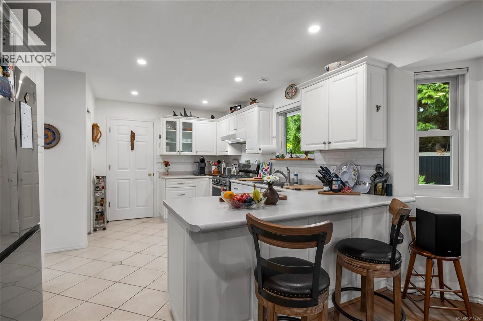 879 Aberdeen Dr