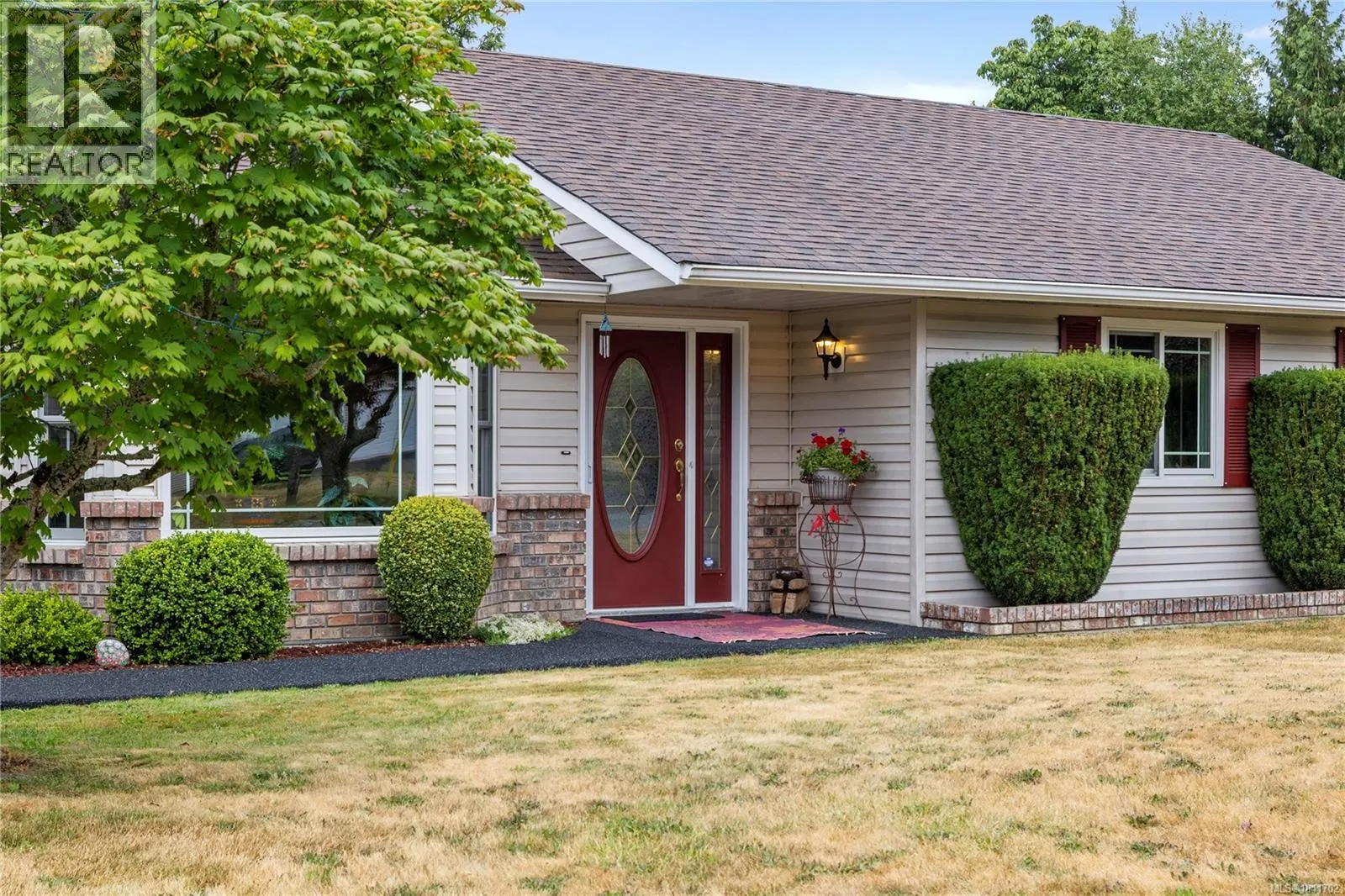 879 Aberdeen Dr