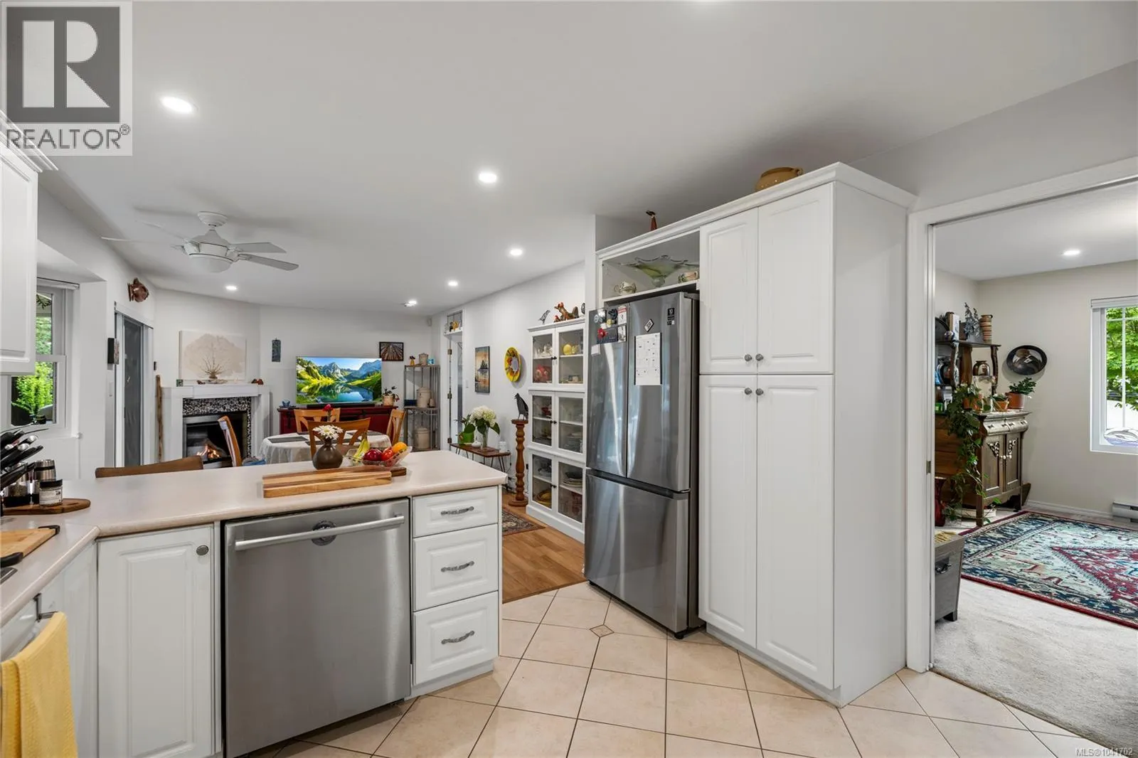 879 Aberdeen Dr